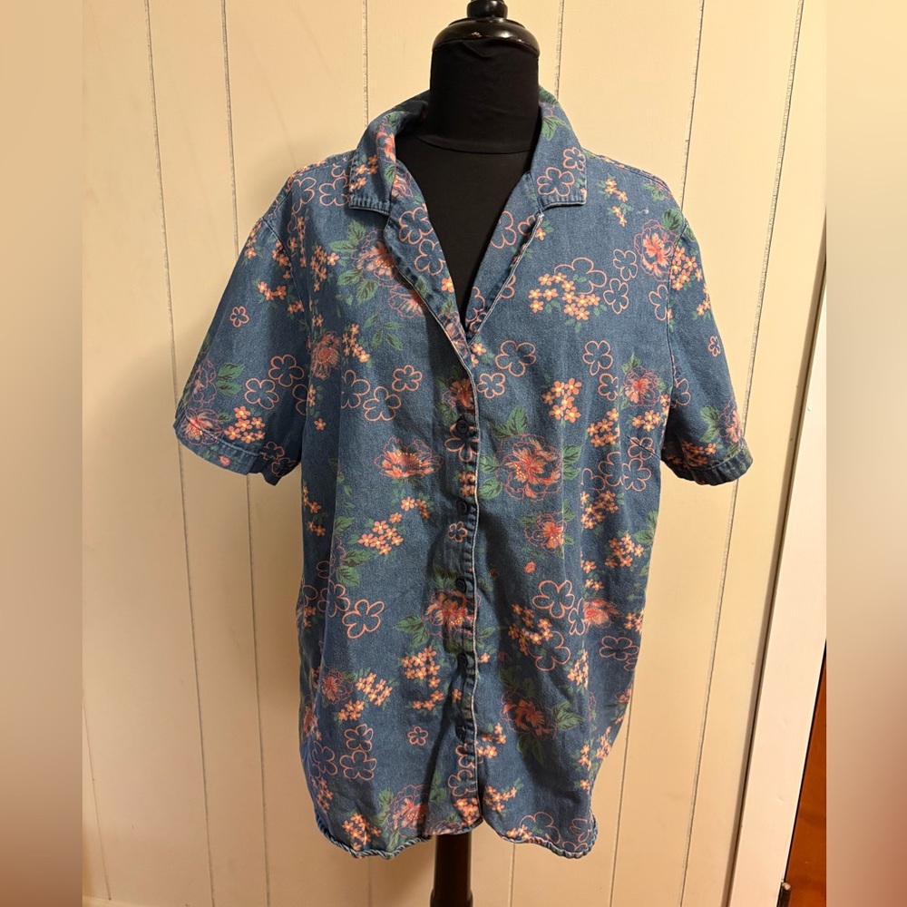 Vintage Fashion Bug Floral Chambray Button Up